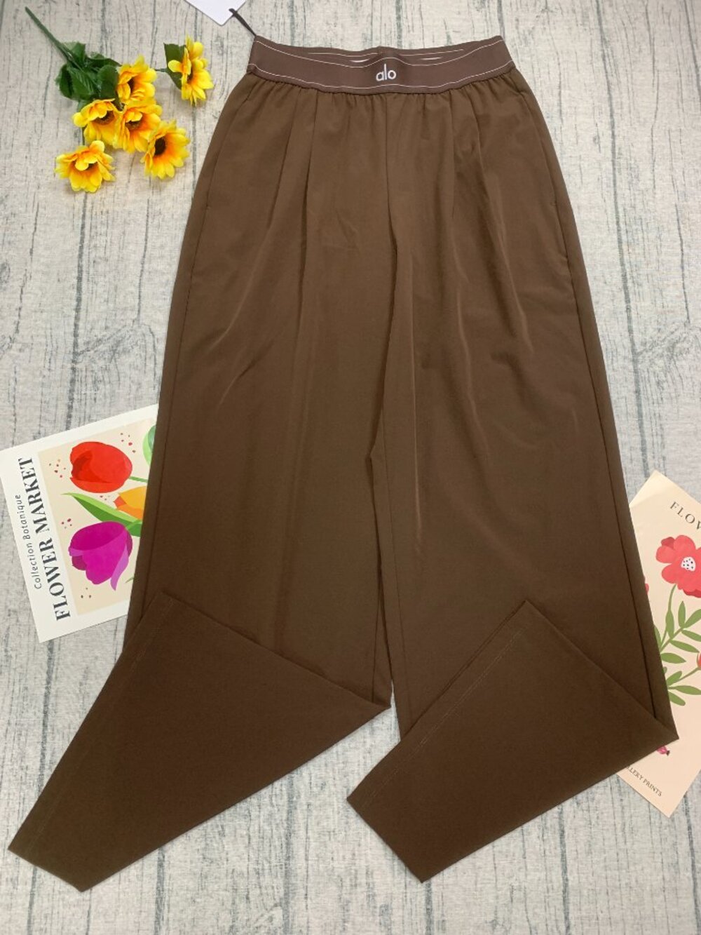 NWT Espresso ALO Yoga Suit Up Trouser🎂Regular 30" Inseam Elevated Casual - Picture 4 of 8